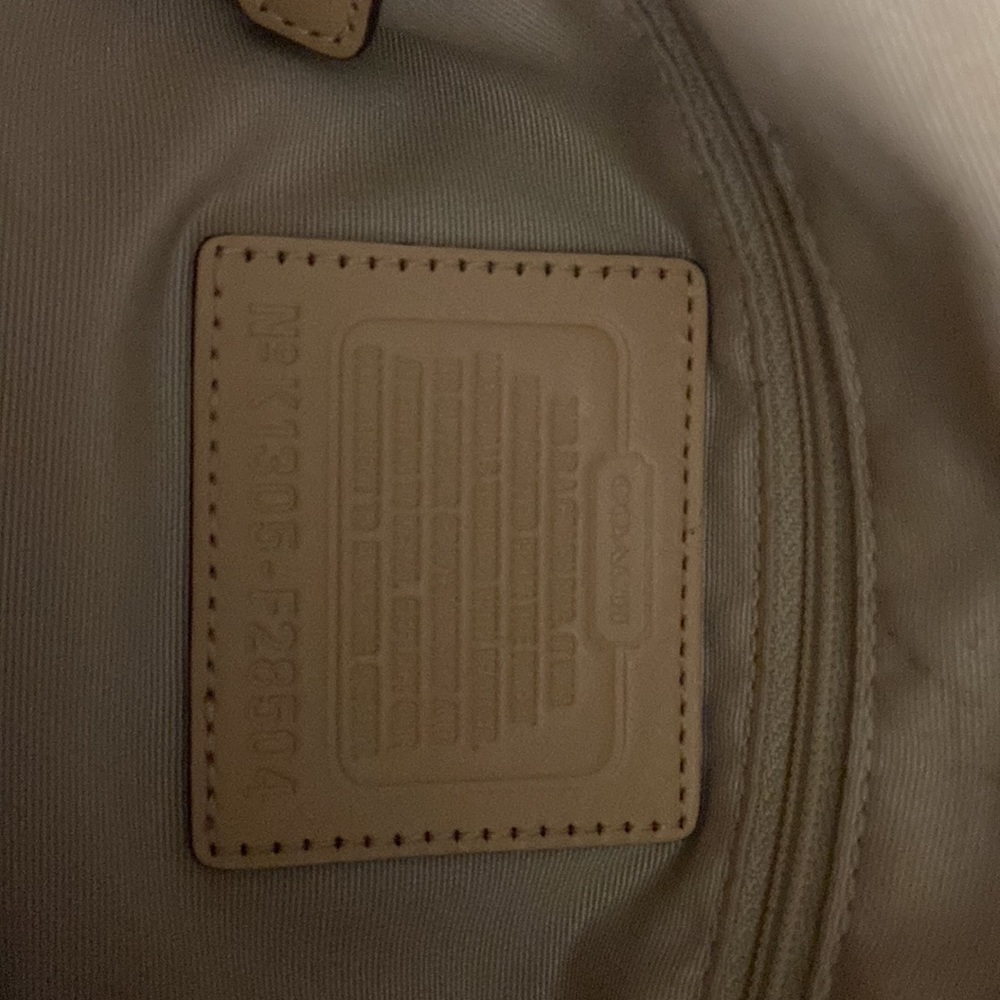Coach Handbag. Good Used Condition. - Picture 5 of 9